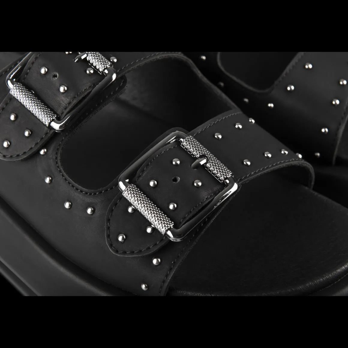 Slippers ZWART