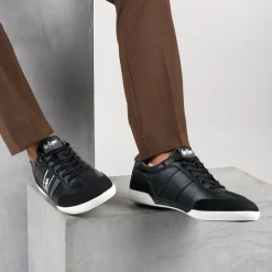 Sneakers ZWART