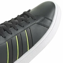Sneakers ZWART Grand Court Base